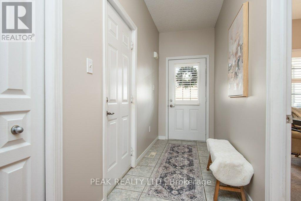 3 - 900 Doon Village Road, Kitchener, Ontario  N2P 1A4 - Photo 3 - X12931470