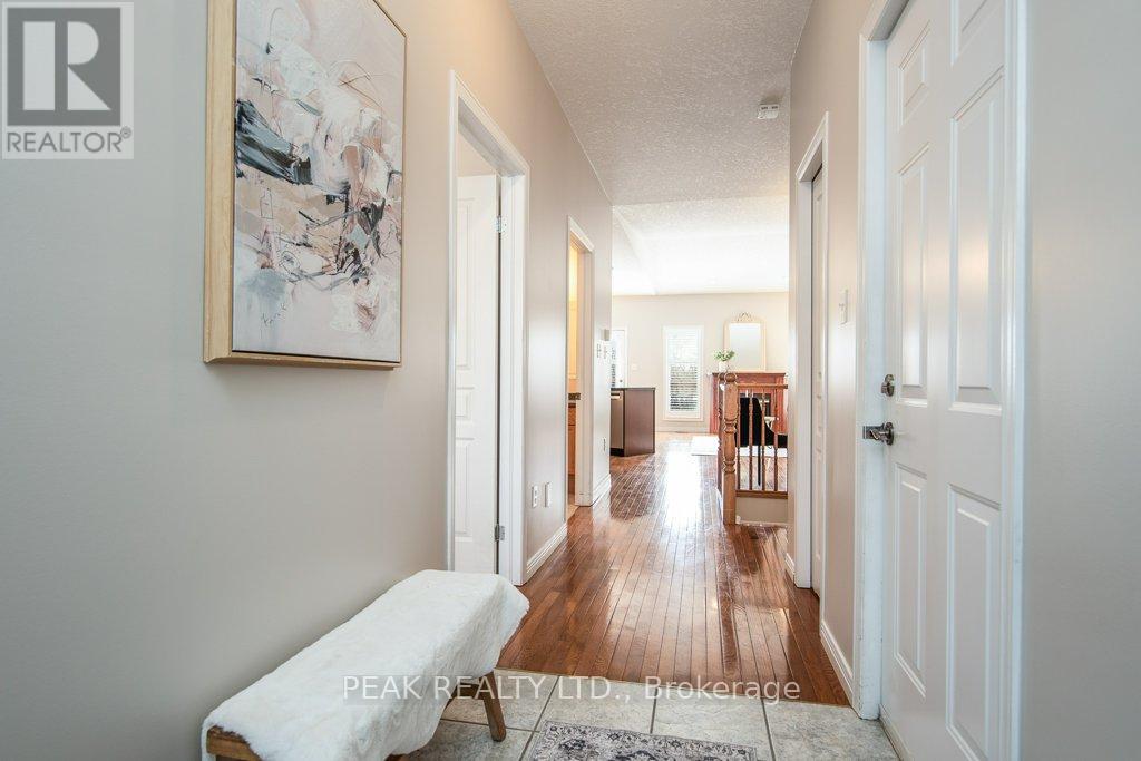 3 - 900 Doon Village Road, Kitchener, Ontario  N2P 1A4 - Photo 4 - X12931470