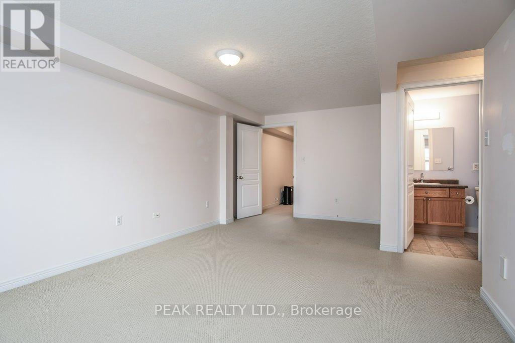 3 - 900 Doon Village Road, Kitchener, Ontario  N2P 1A4 - Photo 42 - X12931470