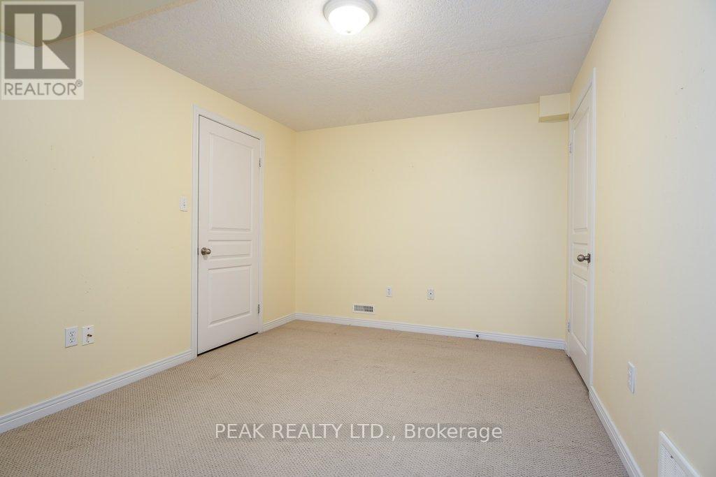 3 - 900 Doon Village Road, Kitchener, Ontario  N2P 1A4 - Photo 44 - X12931470