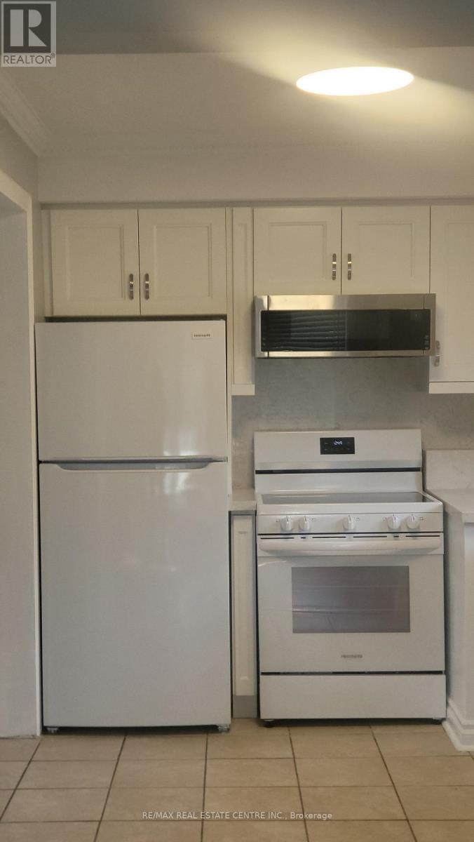 492 Pinegrove Road, Oakville, Ontario  L6K 2C3 - Photo 21 - W12842432