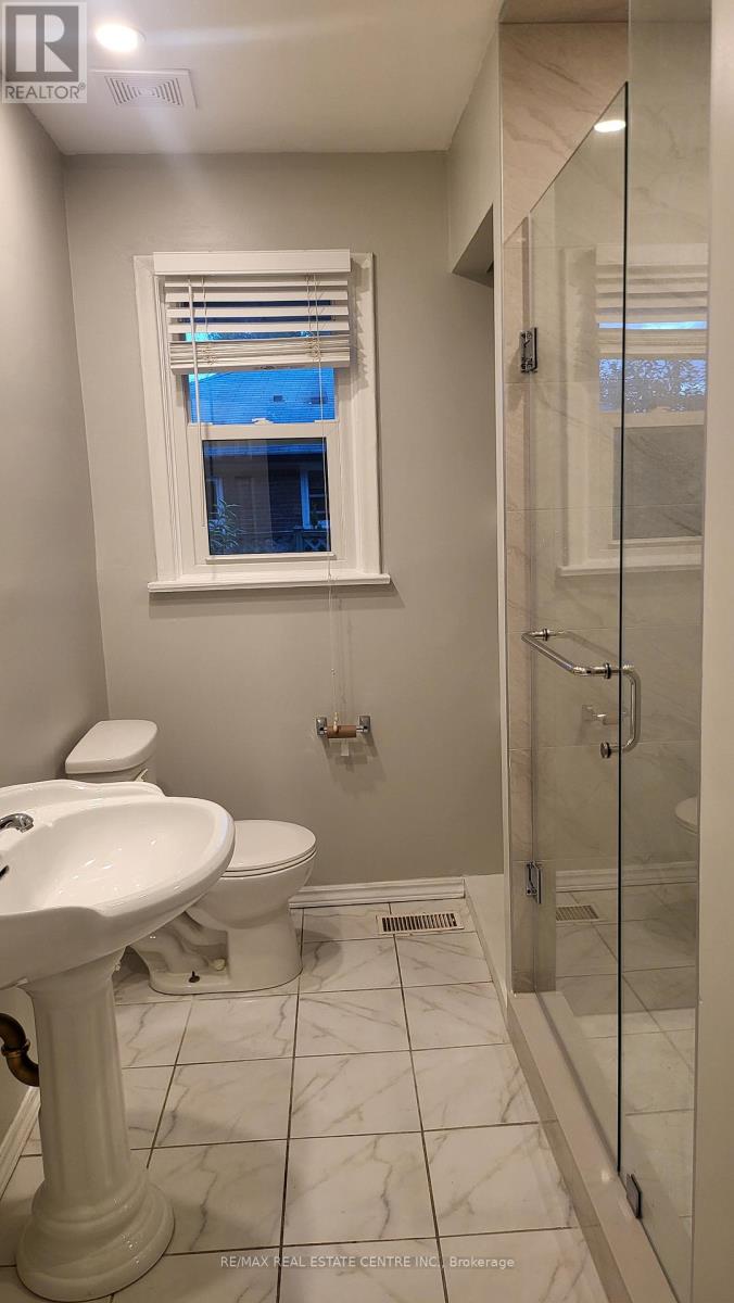 492 Pinegrove Road, Oakville, Ontario  L6K 2C3 - Photo 32 - W12842432