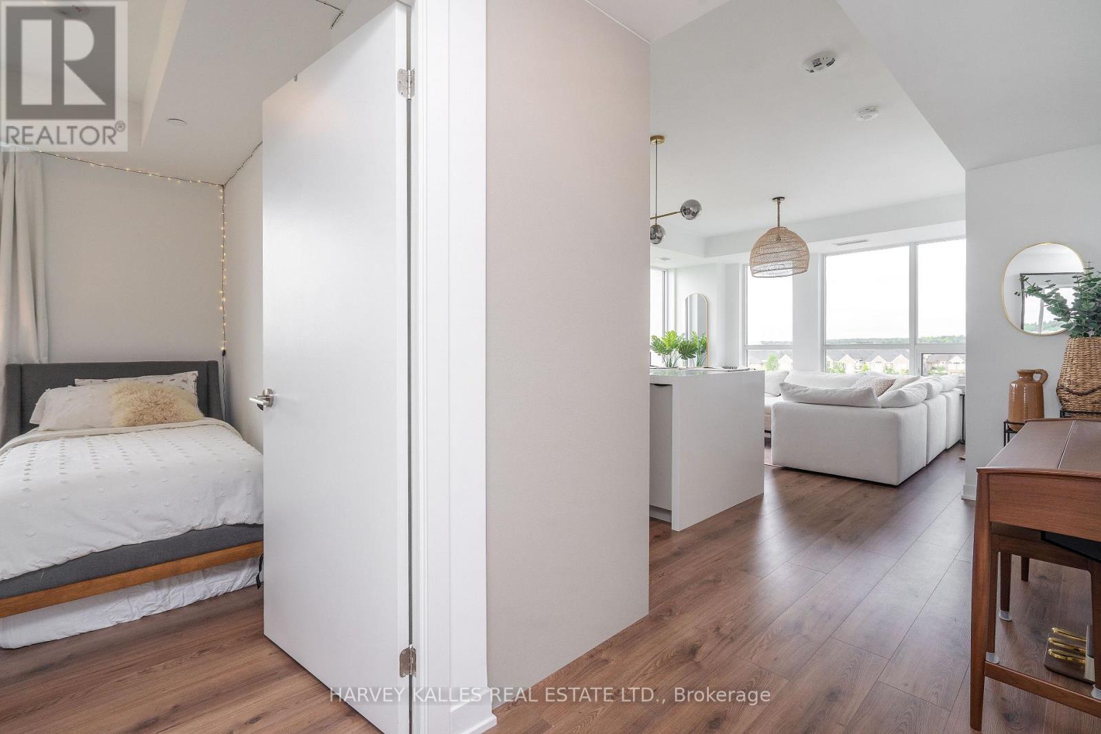 432 - 405 Dundas Street W, Oakville, Ontario  L6M 5P9 - Photo 11 - W12931198