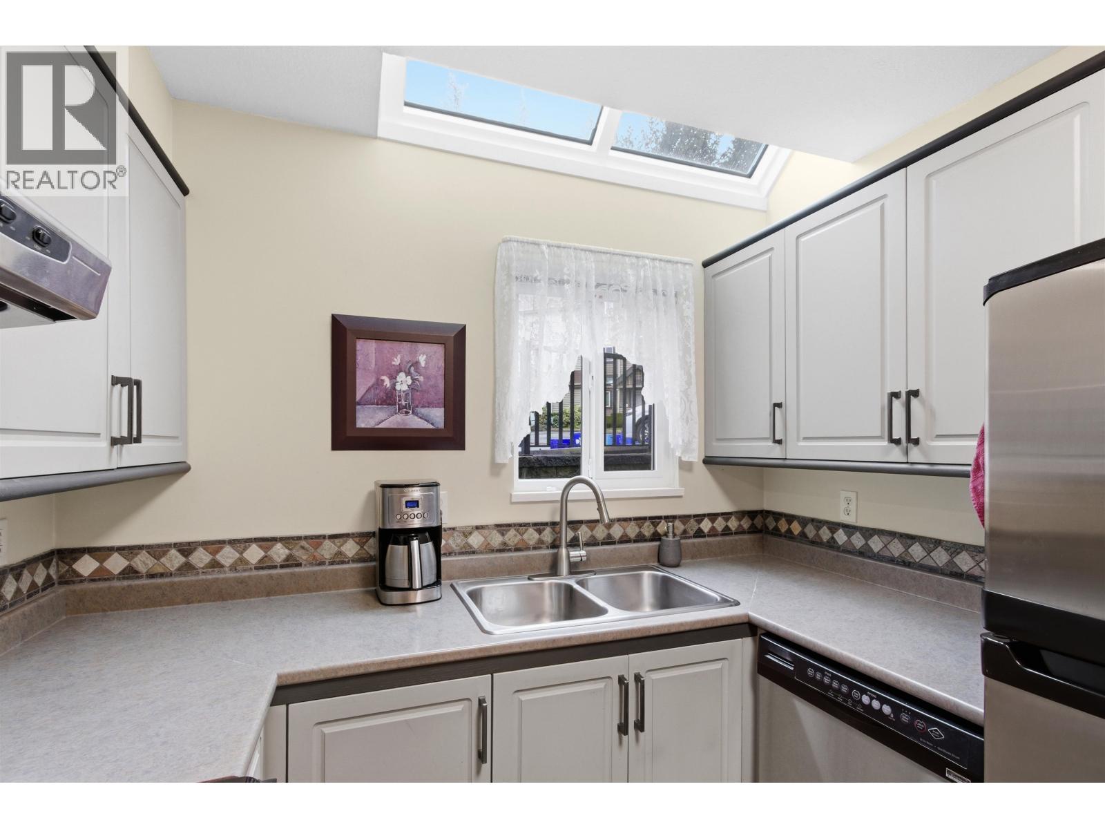 14 2736 Atlin Place, Coquitlam, British Columbia  V3C 5T1 - Photo 7 - R3104495