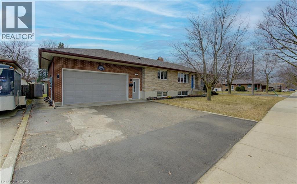 449 Greenfield Avenue, Kitchener, Ontario  N2C 1E9 - Photo 3 - 40814806