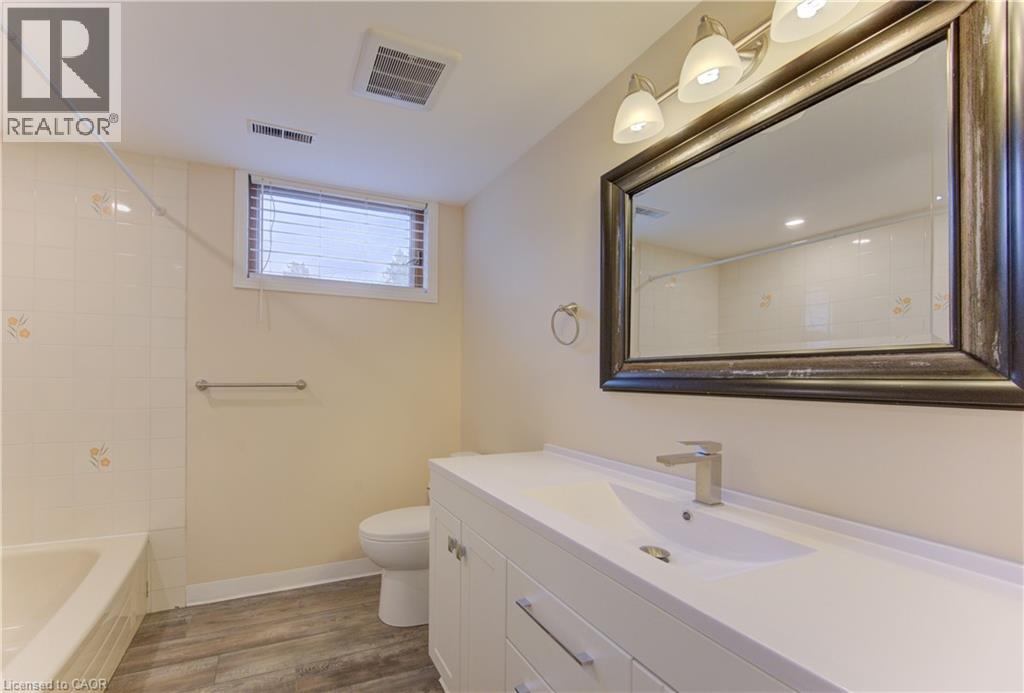 449 Greenfield Avenue, Kitchener, Ontario  N2C 1E9 - Photo 40 - 40814806