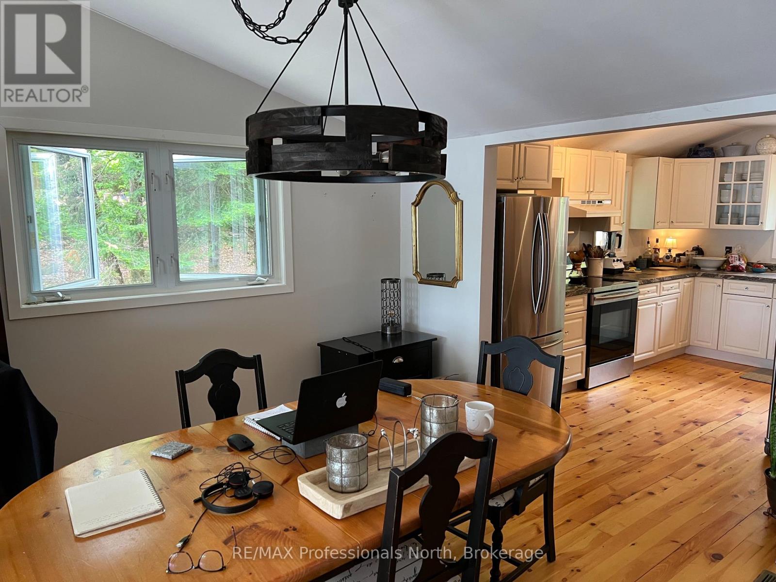 185 Ena Drive, Huntsville, Ontario  P1H 2J4 - Photo 10 - X12931476