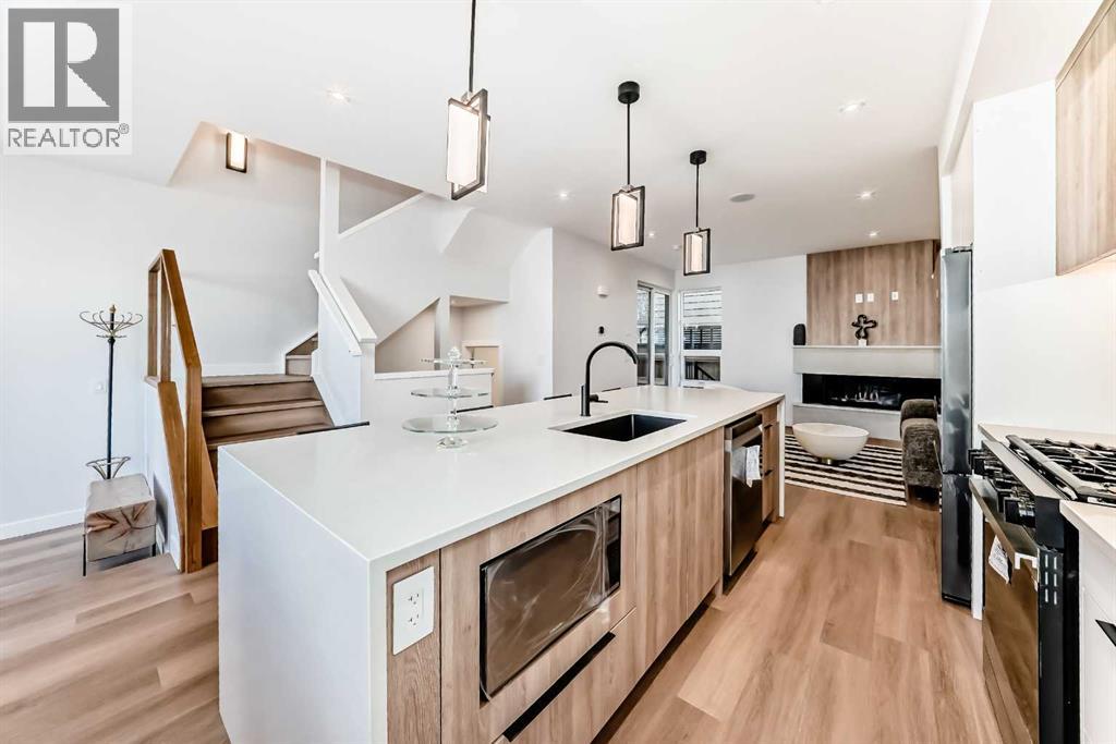 1607 37 Avenue Sw, Calgary, Alberta  T2T 2h2 - Photo 5 - A2286214