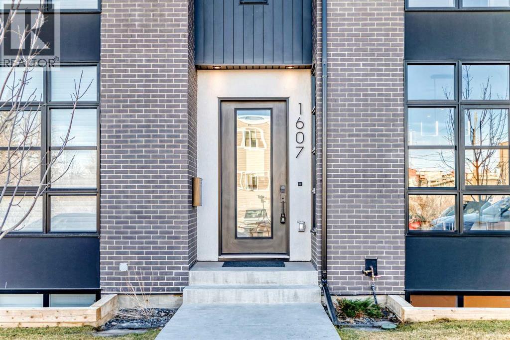 1607 37 Avenue Sw, Calgary, Alberta  T2T 2h2 - Photo 3 - A2286214