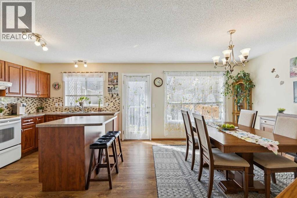 37 Somervale Close SW, Calgary, Alberta  T2Y 3L4 - Photo 8 - A2293910