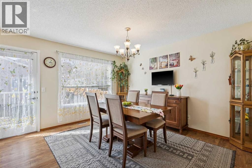 37 Somervale Close SW, Calgary, Alberta  T2Y 3L4 - Photo 9 - A2293910