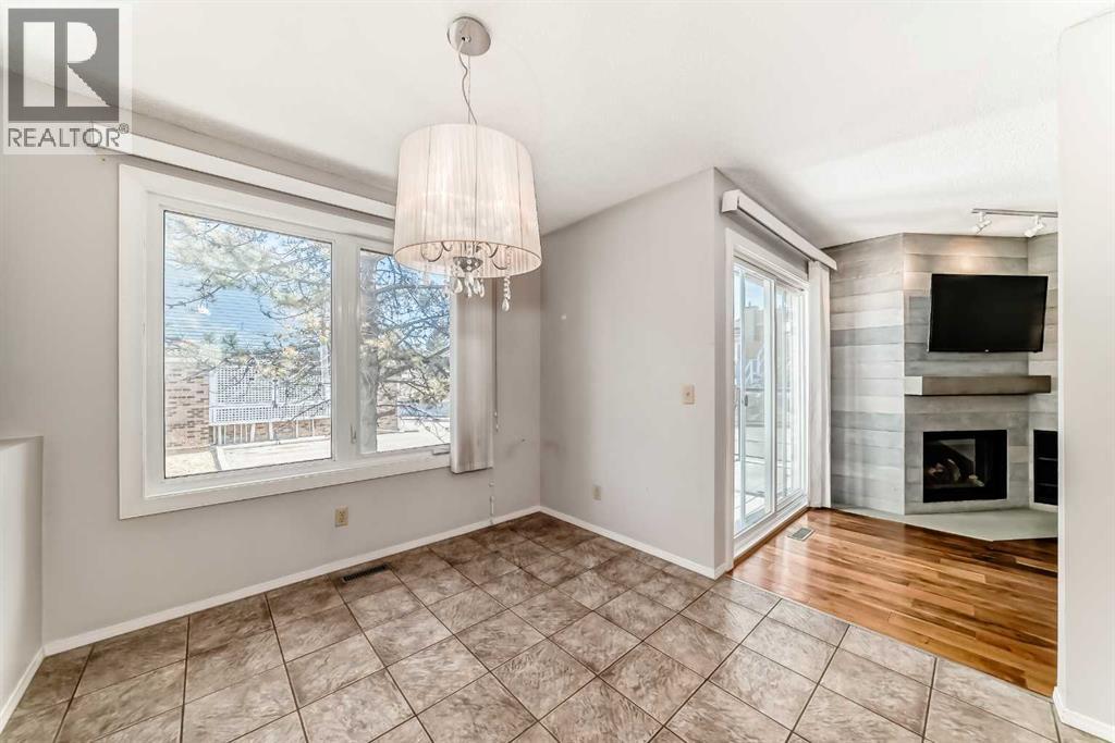 226 Coachway Lane Sw, Calgary, Alberta  t3h 2v9 - Photo 6 - A2295630