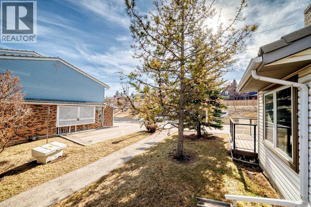 226 Coachway Lane Sw, Calgary, Alberta  t3h 2v9 - Photo 28 - A2295630