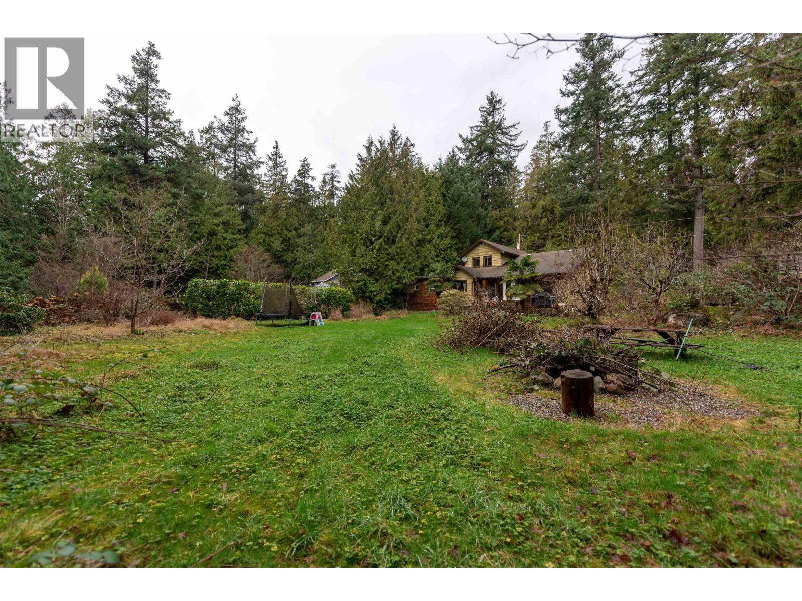 1479 Park Avenue, Roberts Creek, British Columbia V0N 2W2 - Photo 31 - R3087597