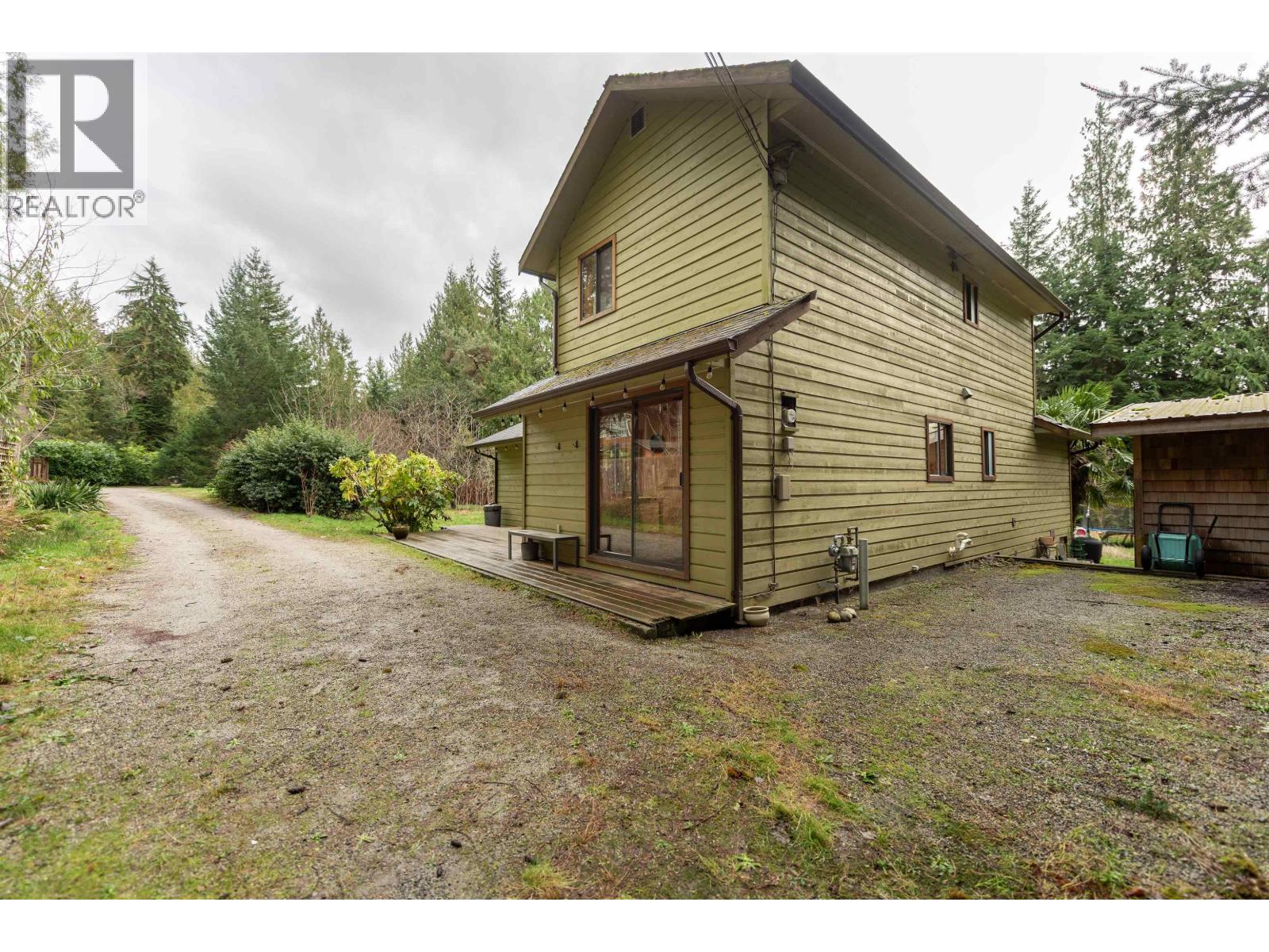 1479 Park Avenue, Roberts Creek, British Columbia V0N 2W2 - Photo 24 - R3087597