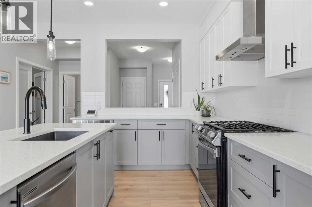 305 Carringsby Way Nw, Calgary, Alberta  T3P 1T6 - Photo 10 - A2296495