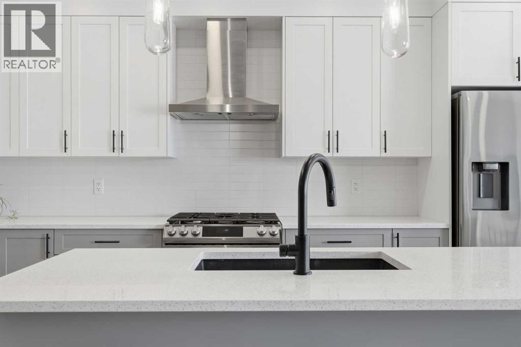 305 Carringsby Way Nw, Calgary, Alberta  T3P 1T6 - Photo 11 - A2296495