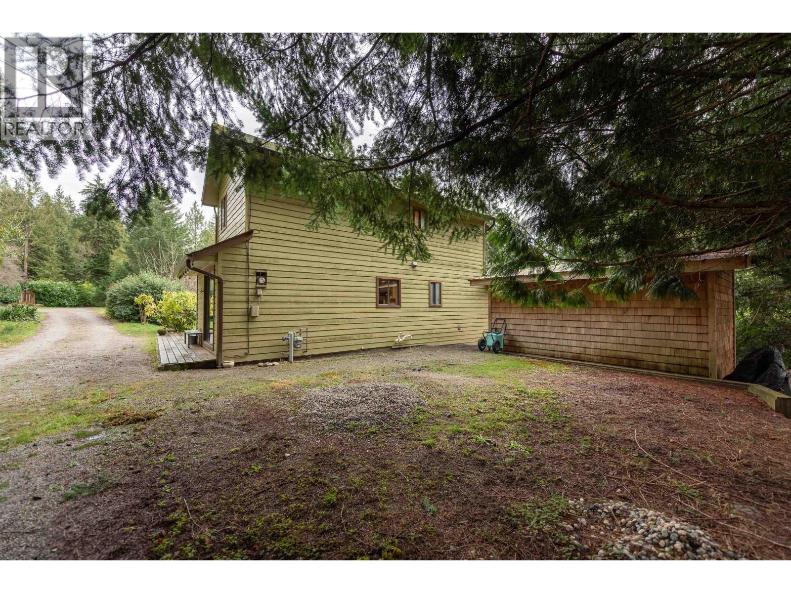 1479 Park Avenue, Roberts Creek, British Columbia V0N 2W2 - Photo 25 - R3087597