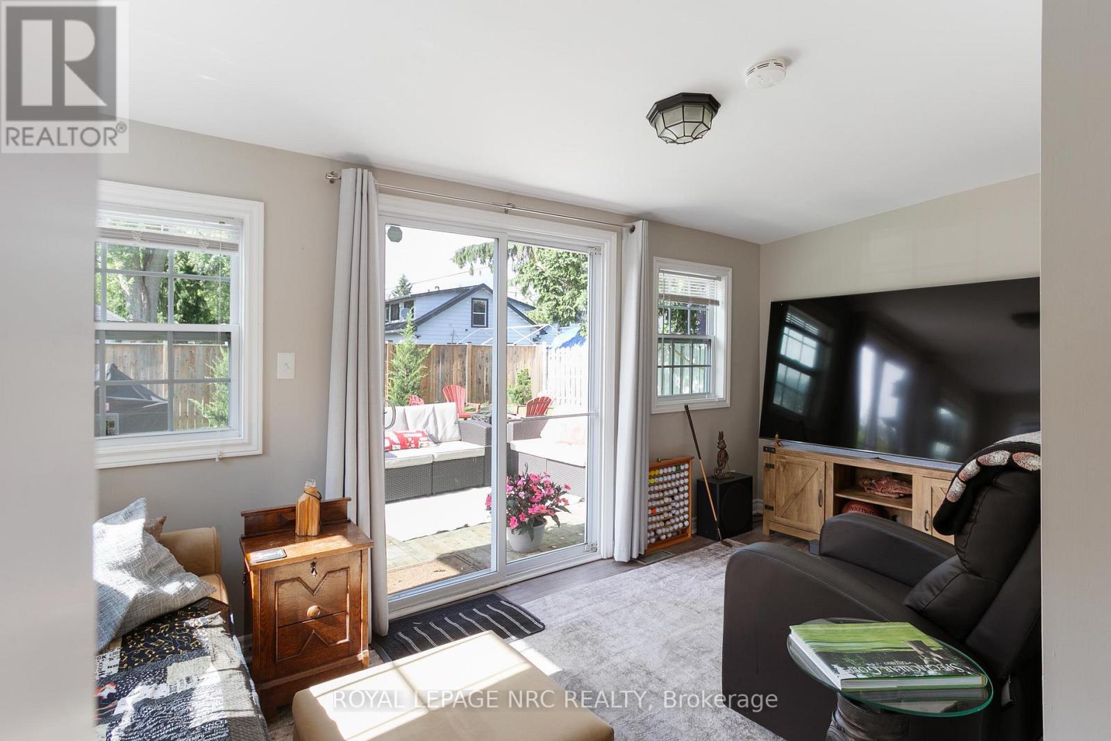 98 Haun Road, Fort Erie, Ontario  L0S 1B0 - Photo 10 - X12931500