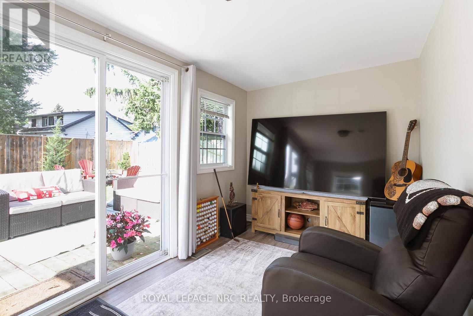 98 Haun Road, Fort Erie, Ontario  L0S 1B0 - Photo 11 - X12931500