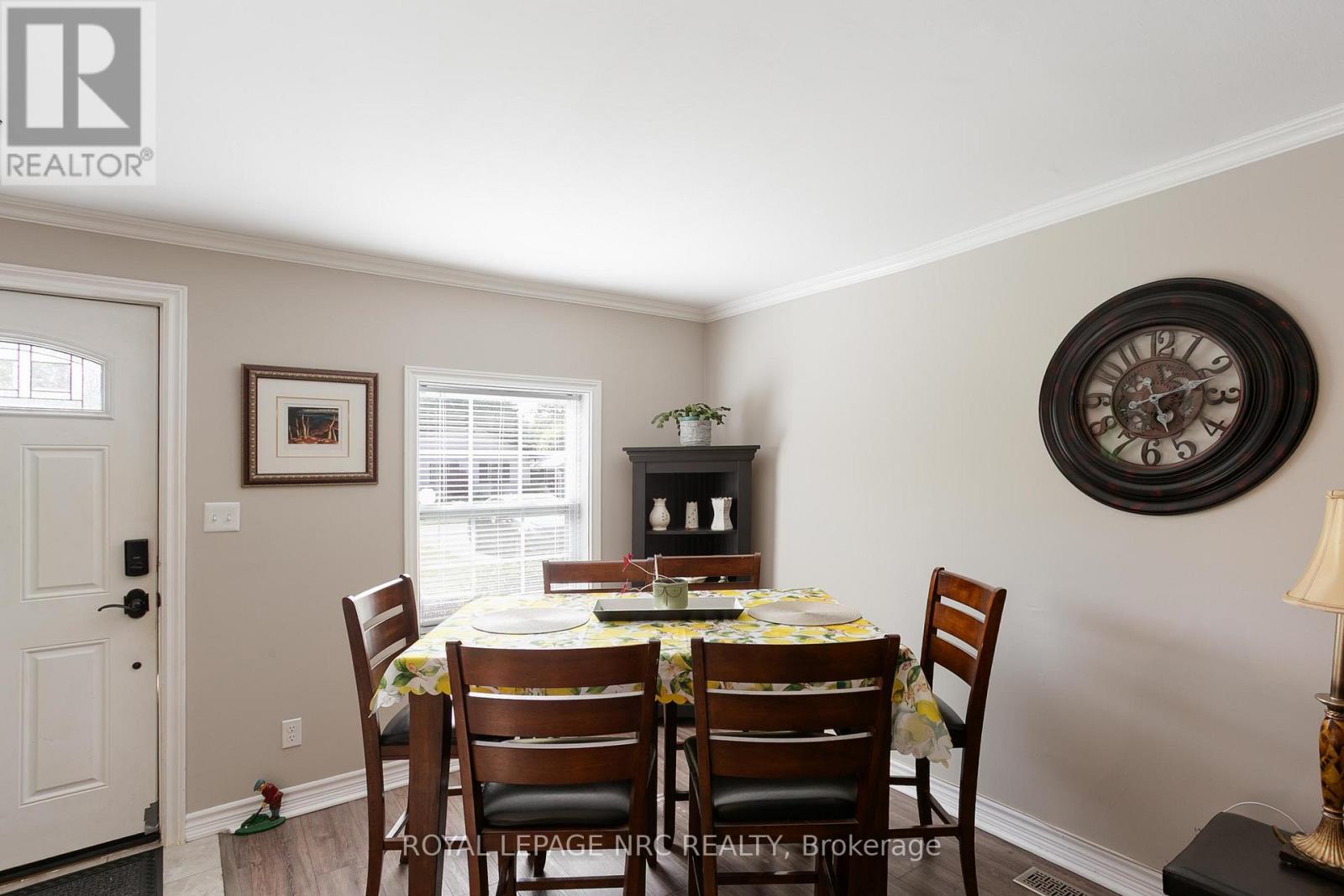 98 Haun Road, Fort Erie, Ontario  L0S 1B0 - Photo 6 - X12931500