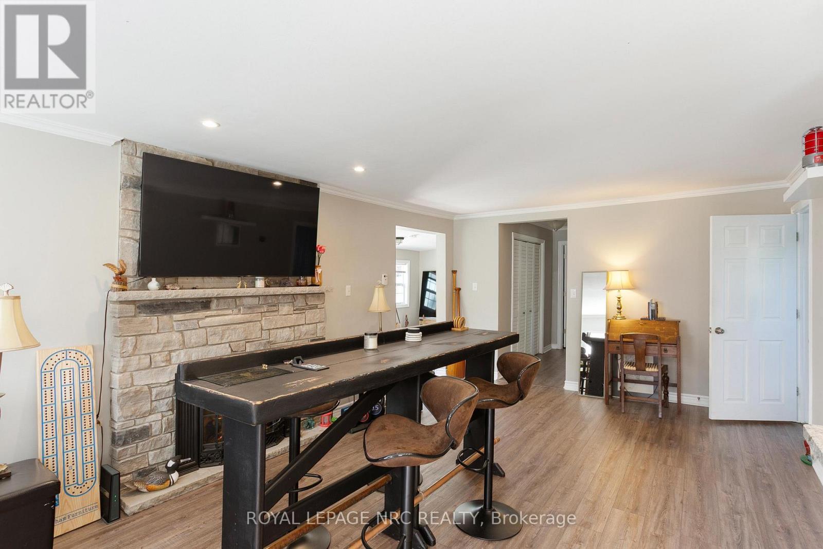 98 Haun Road, Fort Erie, Ontario  L0S 1B0 - Photo 7 - X12931500