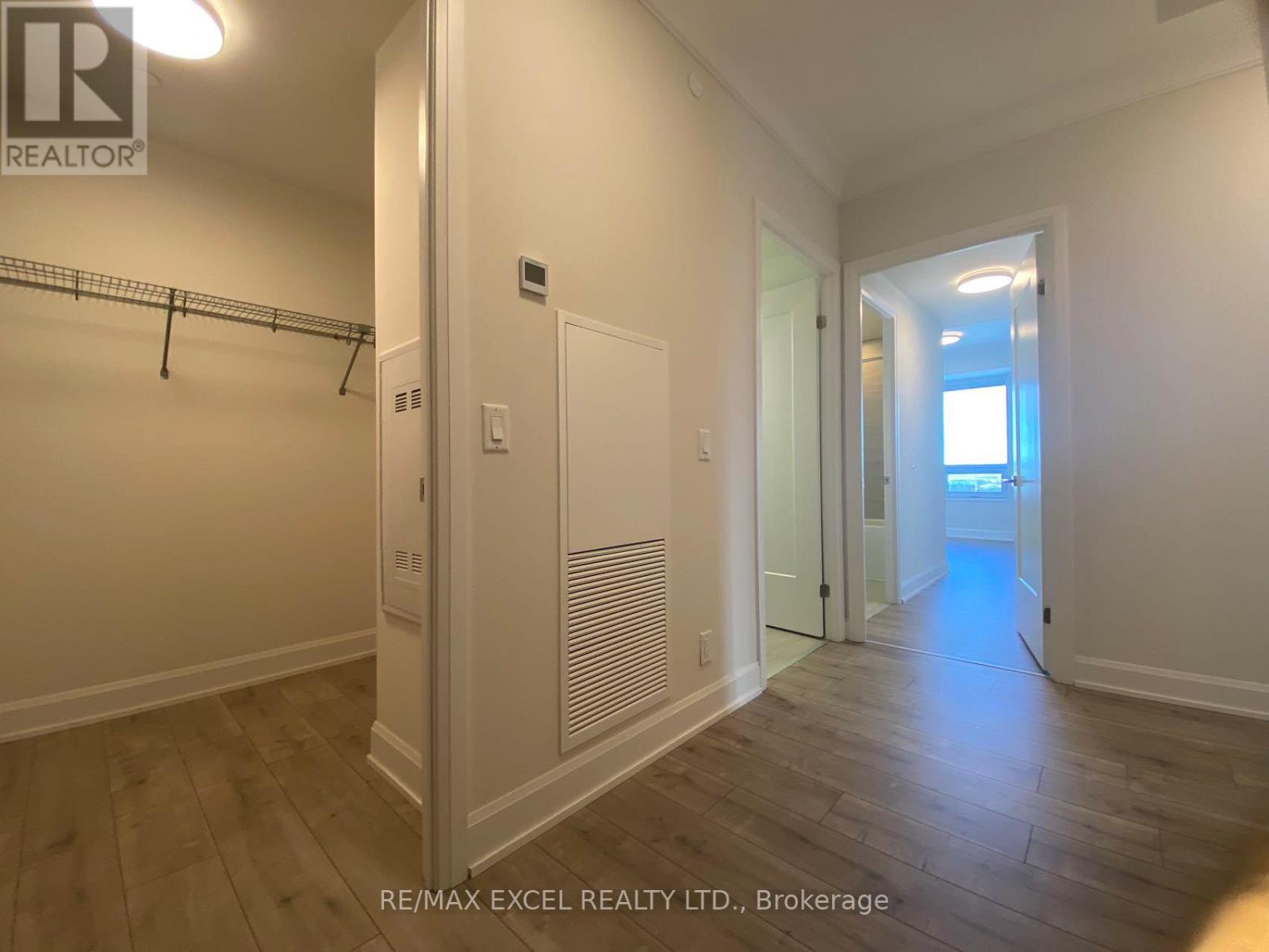 2001 - 38 Water Walk Drive, Markham, Ontario L3R 6M8 - Photo 8 - N12931492