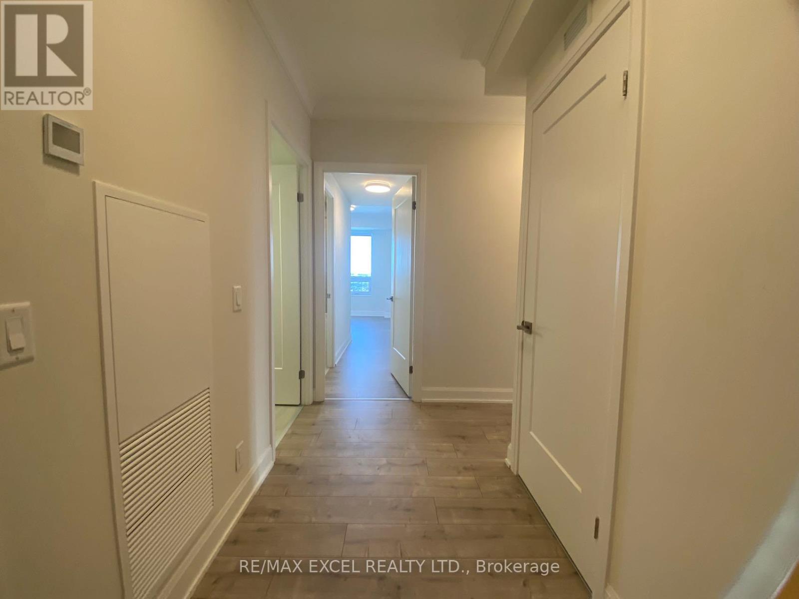 2001 - 38 Water Walk Drive, Markham, Ontario L3R 6M8 - Photo 9 - N12931492