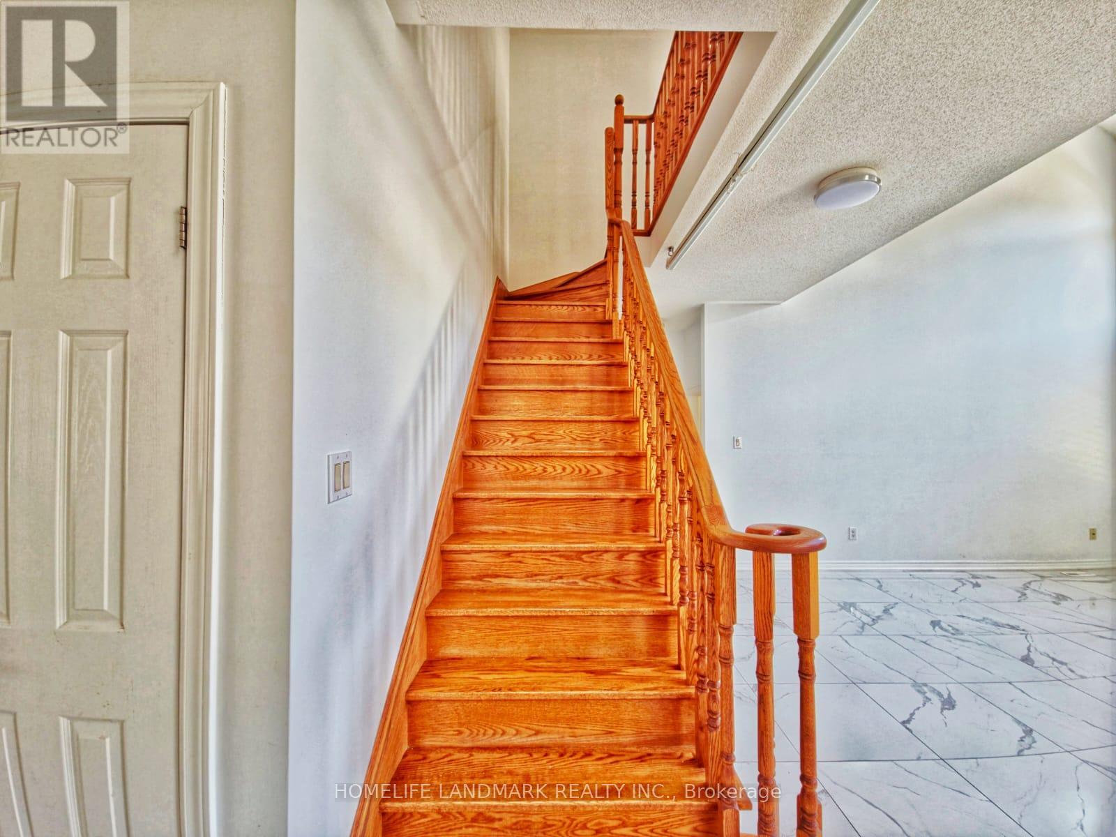 127 Rizal Avenue, Markham, Ontario L6B 0E5 - Photo 17 - N12931494