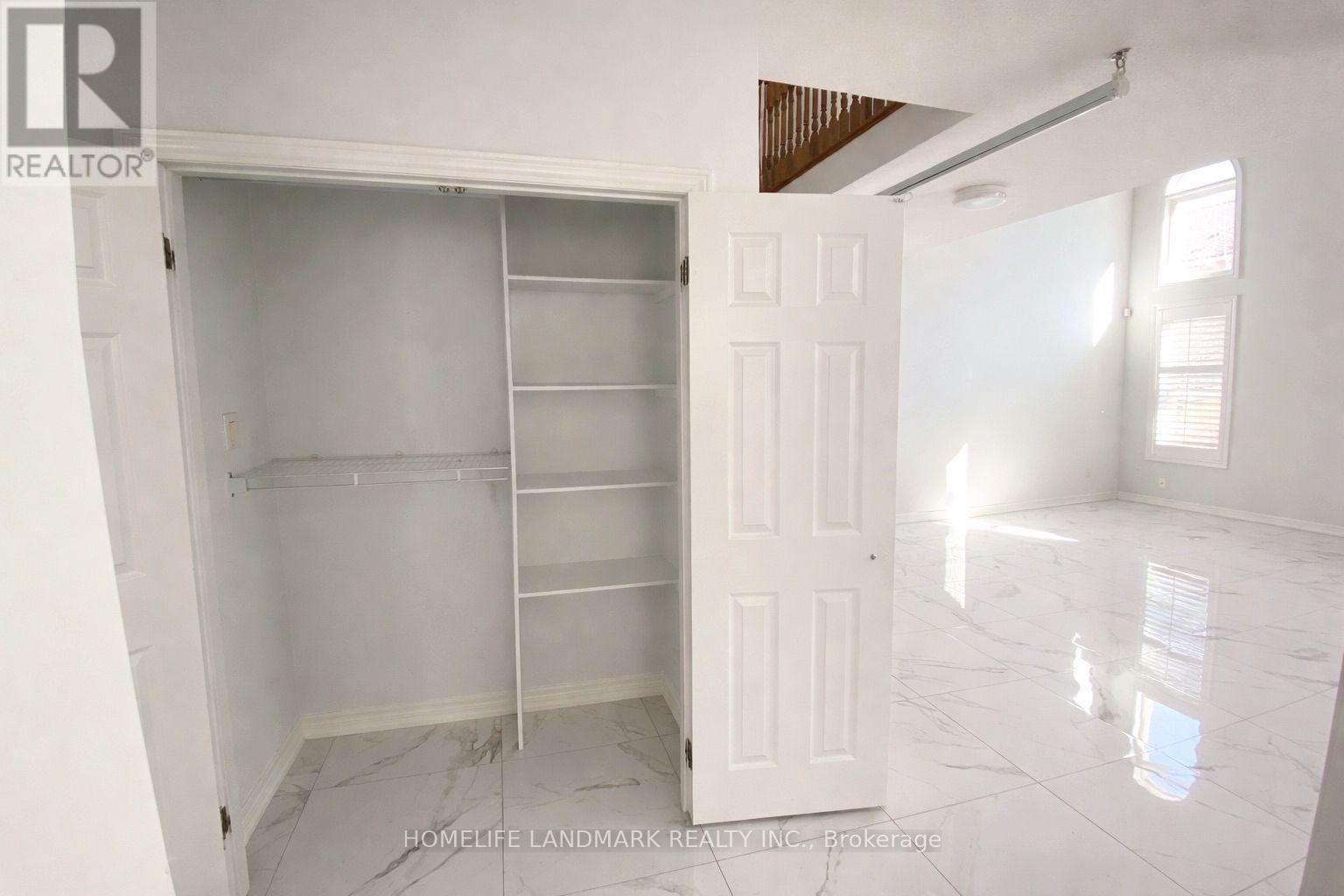 127 Rizal Avenue, Markham, Ontario L6B 0E5 - Photo 7 - N12931494