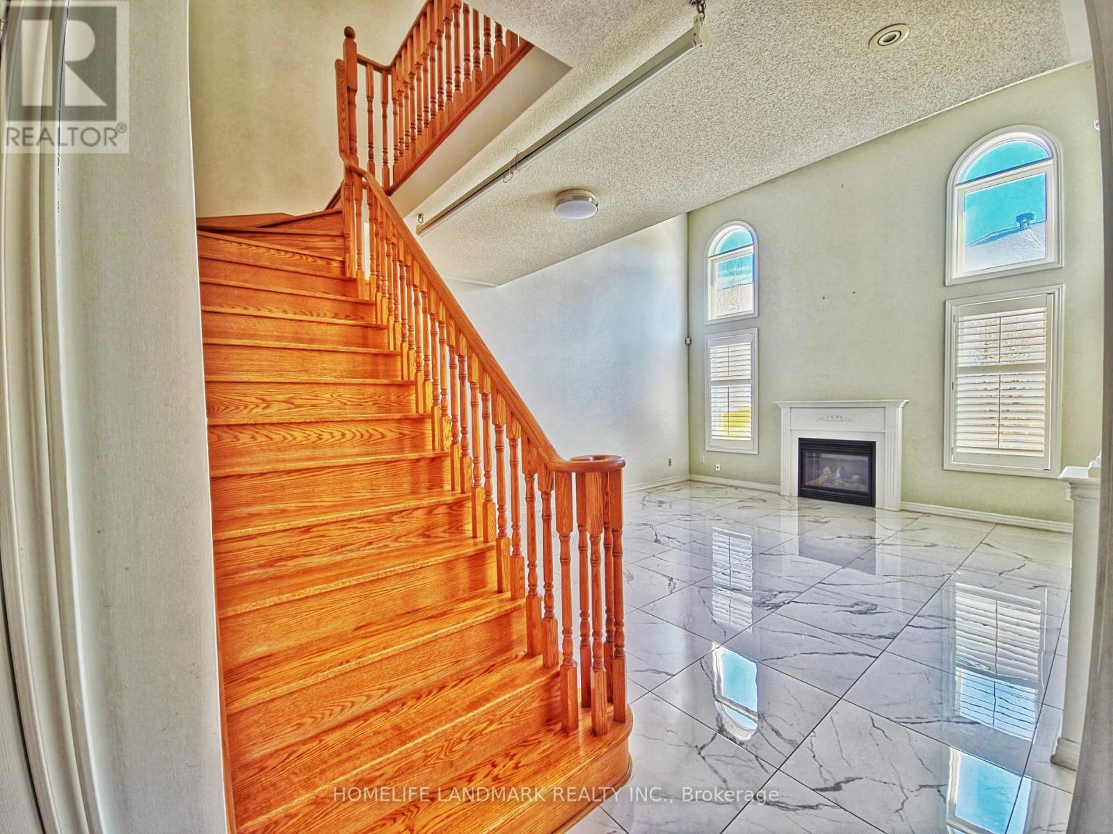 127 Rizal Avenue, Markham, Ontario L6B 0E5 - Photo 9 - N12931494