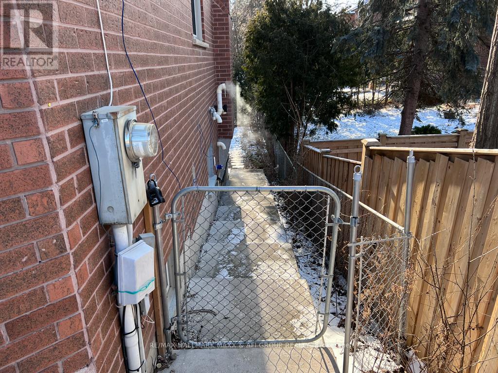 Lower - 625 Carrville Road, Richmond Hill, Ontario  L4C 6E5 - Photo 2 - N12931504