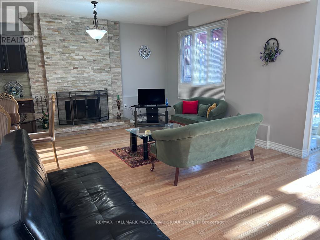 Lower - 625 Carrville Road, Richmond Hill, Ontario  L4C 6E5 - Photo 6 - N12931504