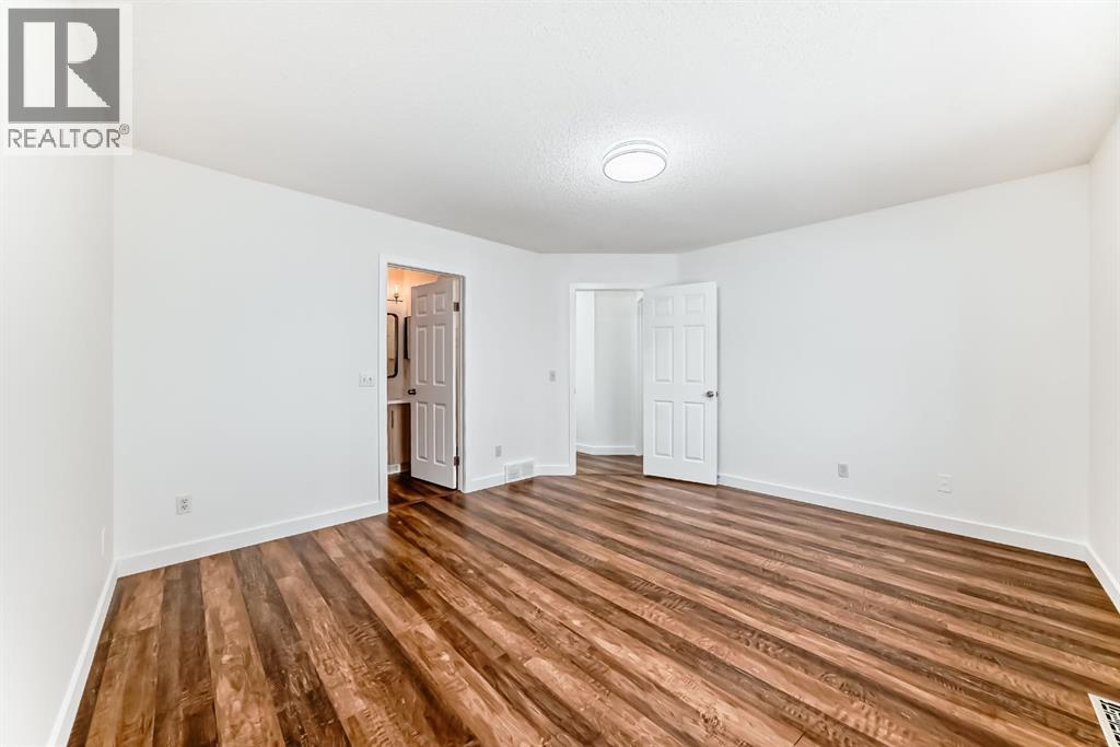 87 Bridlepost Green Sw, Calgary, Alberta  T2Y 4A1 - Photo 17 - A2287138