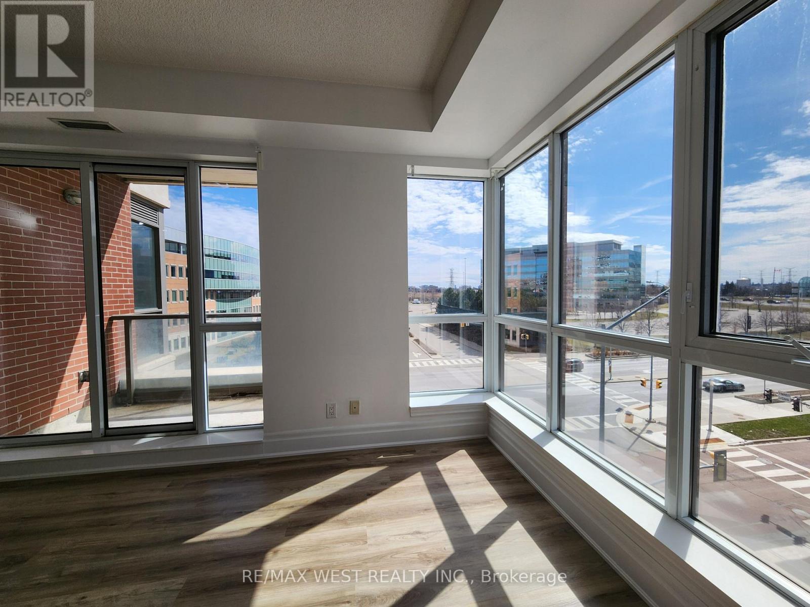 409a - 1 Upper Duke Crescent, Markham, Ontario  L6G 0B6 - Photo 15 - N12931162