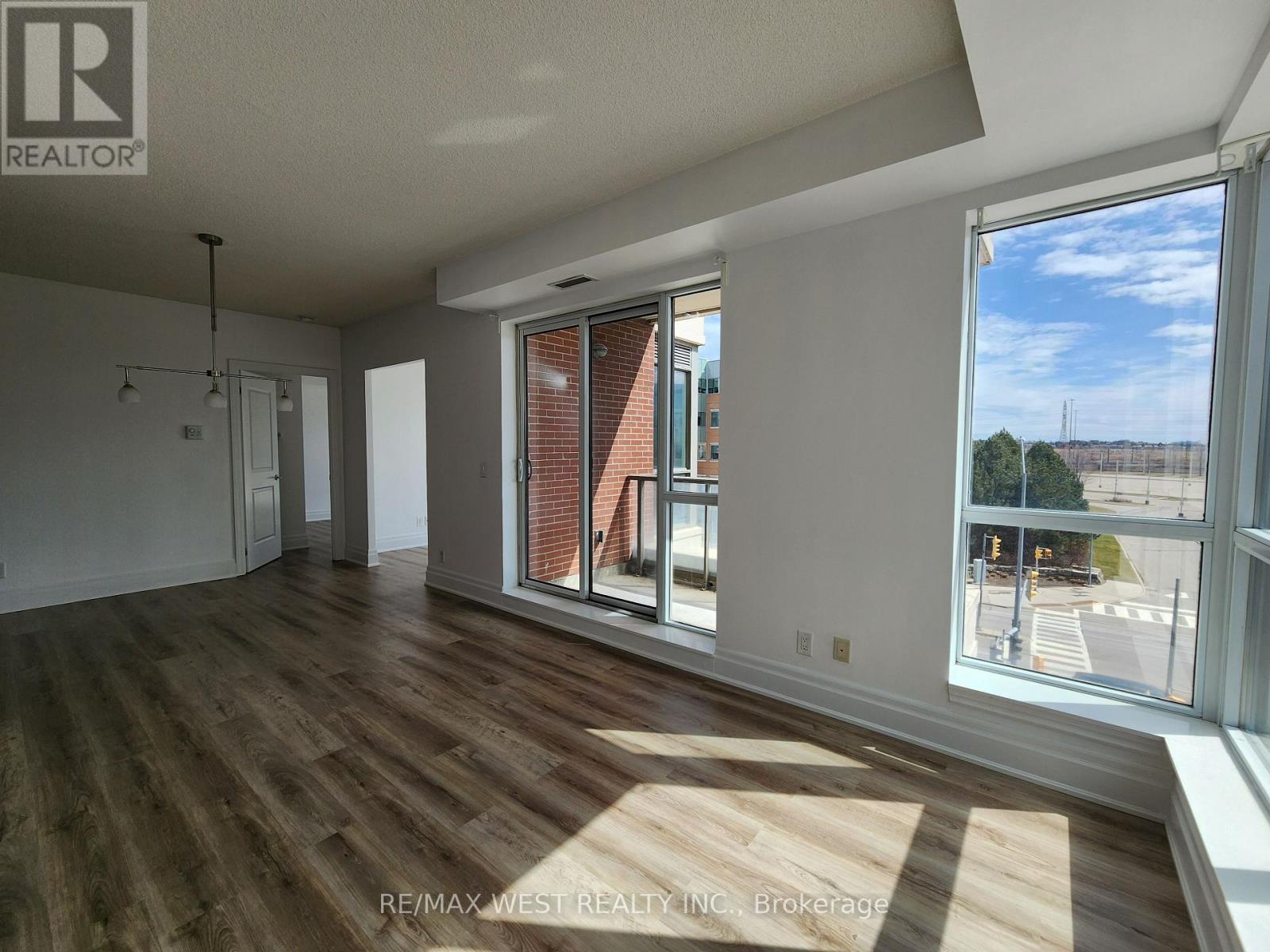 409a - 1 Upper Duke Crescent, Markham, Ontario  L6G 0B6 - Photo 13 - N12931162