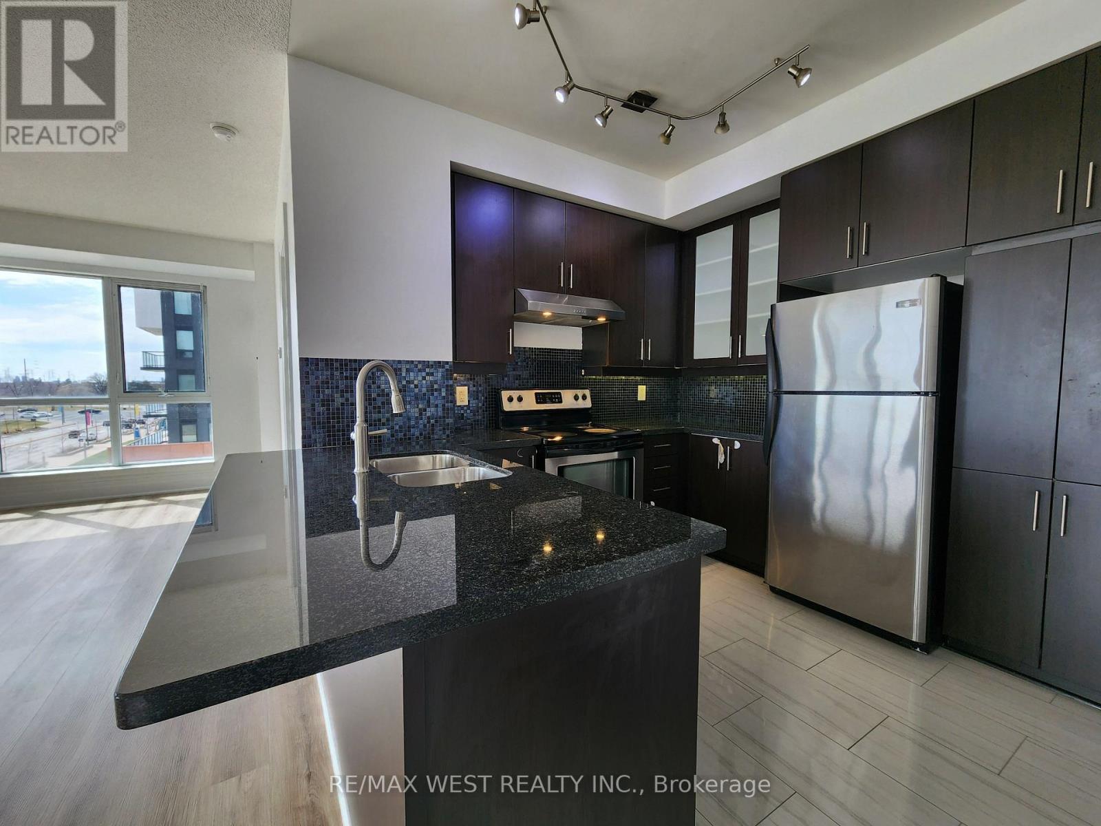 409a - 1 Upper Duke Crescent, Markham, Ontario  L6G 0B6 - Photo 5 - N12931162