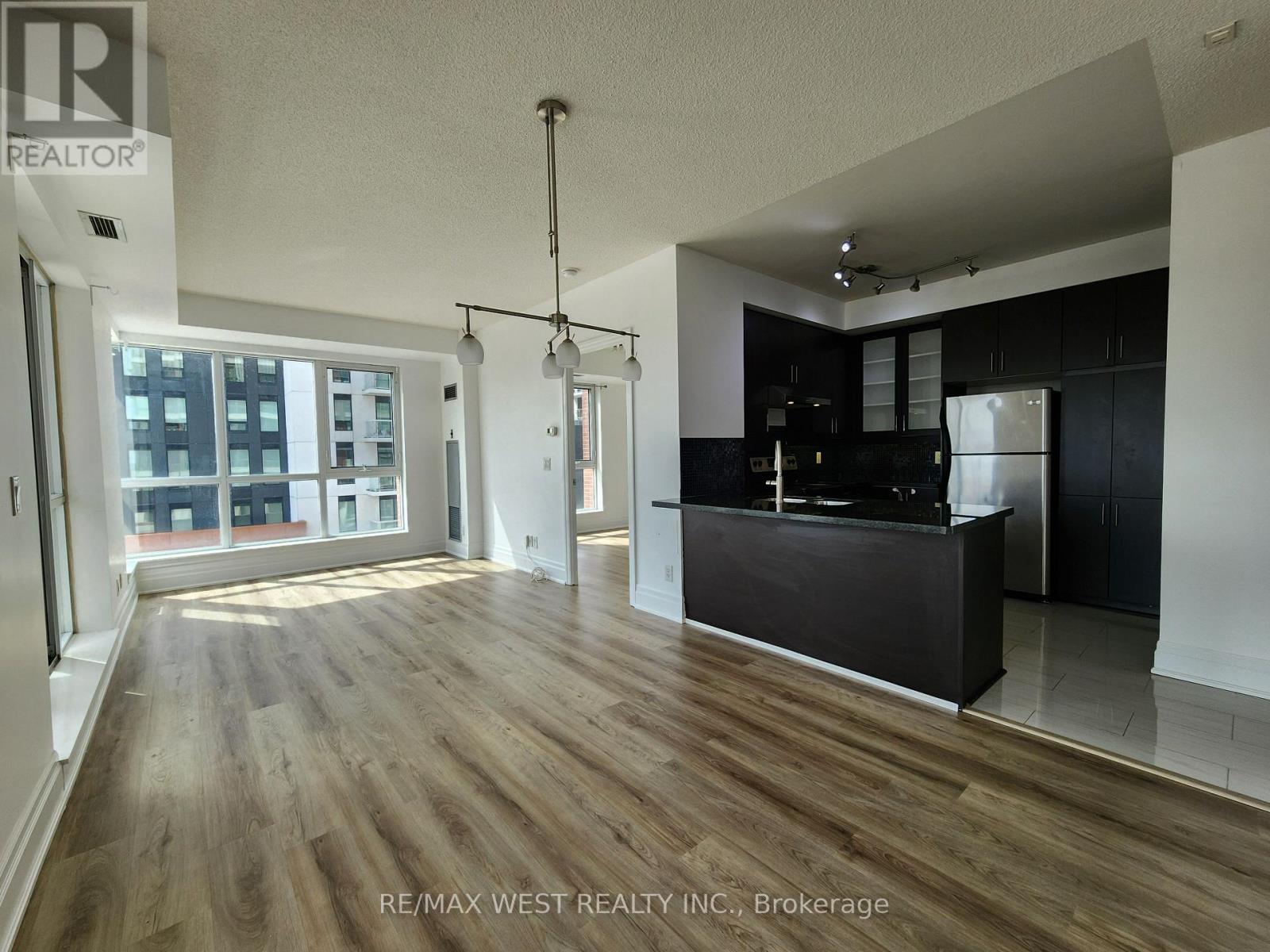 409a - 1 Upper Duke Crescent, Markham, Ontario  L6G 0B6 - Photo 6 - N12931162