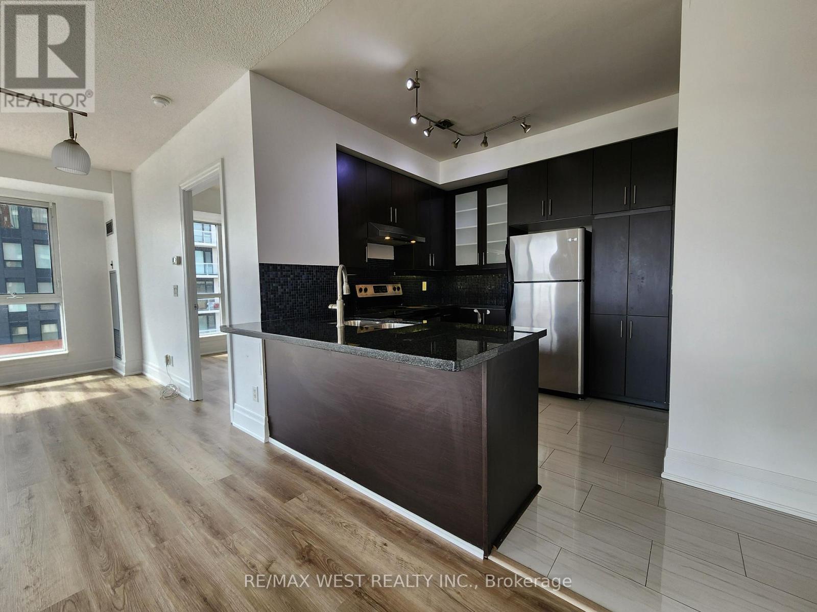 409a - 1 Upper Duke Crescent, Markham, Ontario  L6G 0B6 - Photo 9 - N12931162