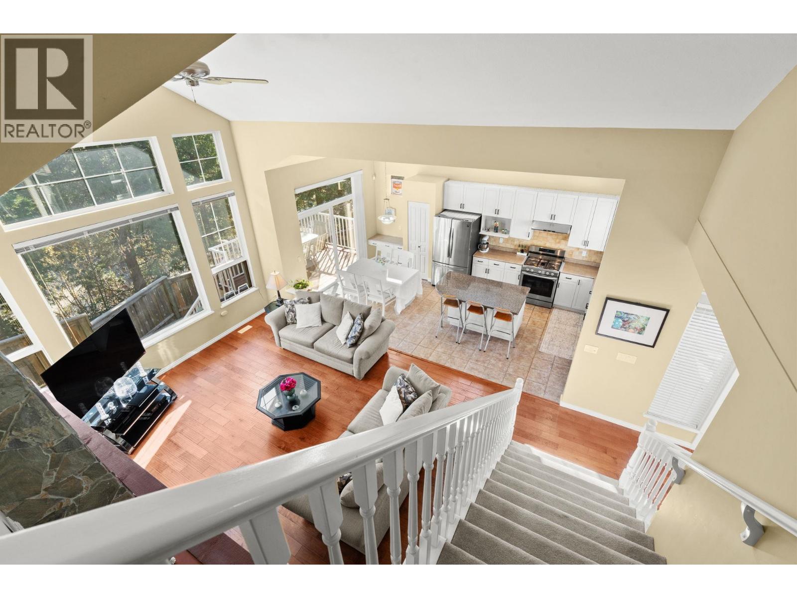 10 Ashwood Drive, Port Moody, British Columbia V3H 5H2 - Photo 2 - R3097674