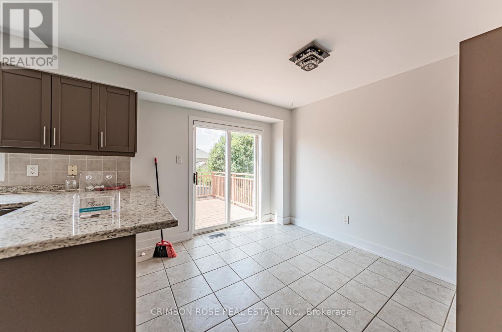 2569 Gill Crescent, Oakville, Ontario  L6H 6P3 - Photo 15 - W12931508