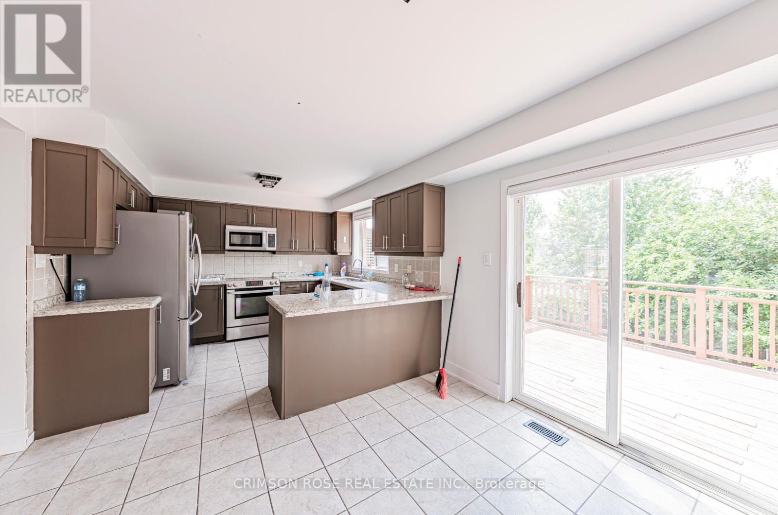 2569 Gill Crescent, Oakville, Ontario  L6H 6P3 - Photo 16 - W12931508