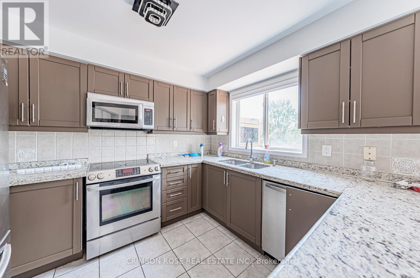 2569 Gill Crescent, Oakville, Ontario  L6H 6P3 - Photo 19 - W12931508