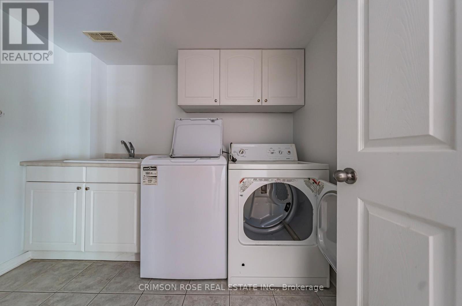 2569 Gill Crescent, Oakville, Ontario  L6H 6P3 - Photo 45 - W12931508