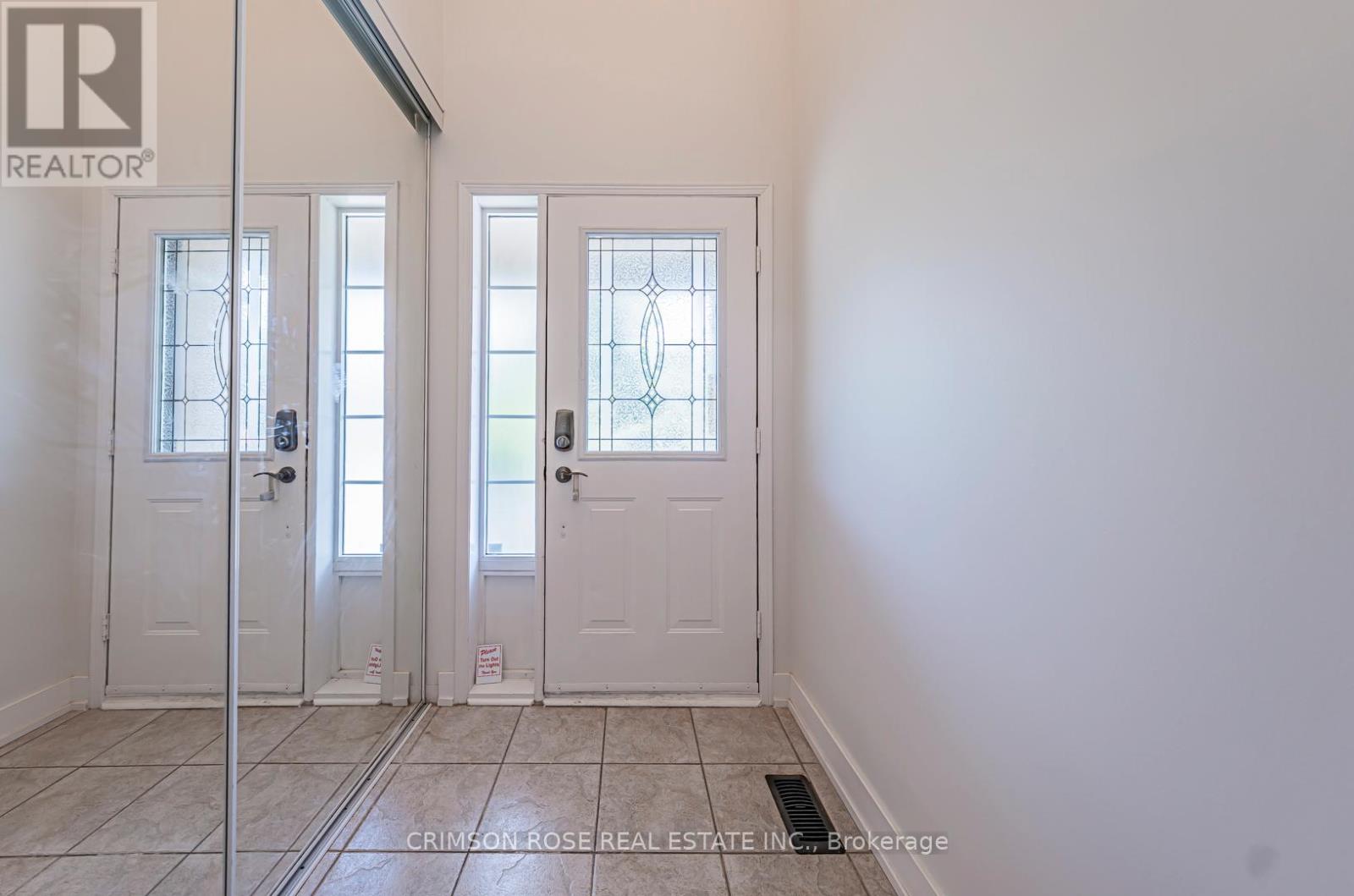 2569 Gill Crescent, Oakville, Ontario  L6H 6P3 - Photo 7 - W12931508