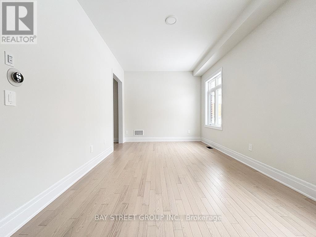 278 Archerhill Circle, Aurora, Ontario  L4G 4E2 - Photo 4 - N12884566