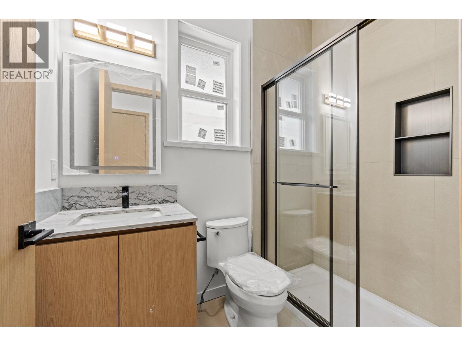 3 5091 Buxton Street, Burnaby, British Columbia  V5H 1J7 - Photo 4 - R3086941