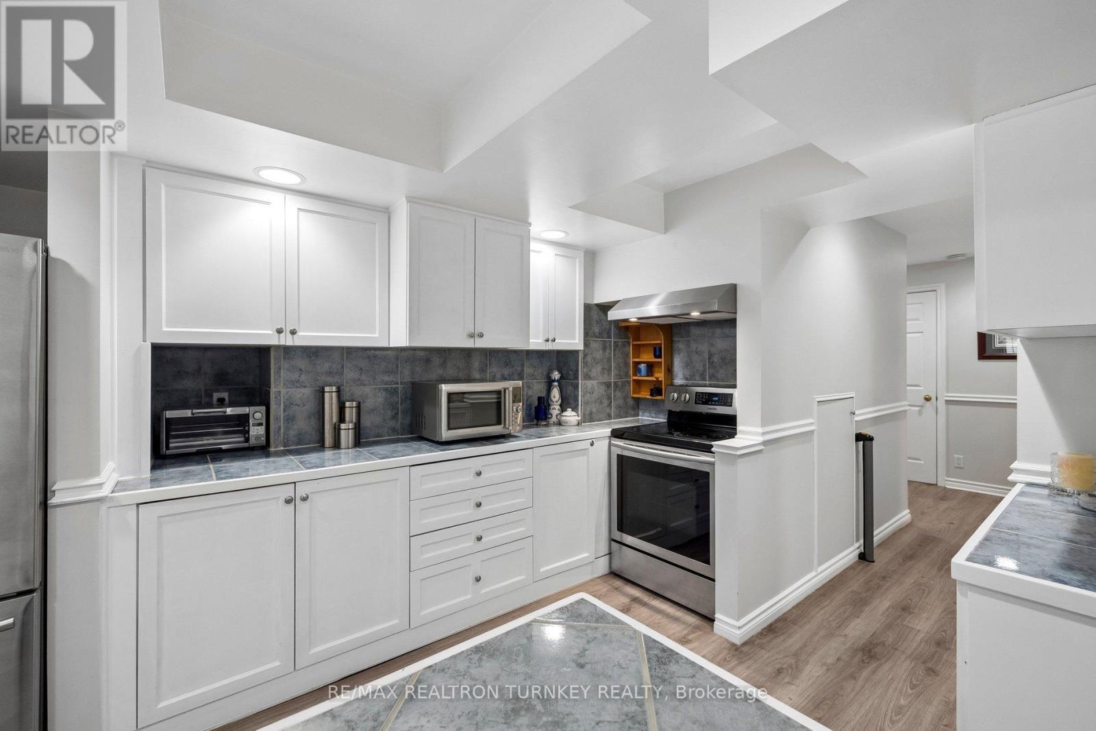 323 Harry Beer Court, Newmarket, Ontario  L3Y 8M2 - Photo 34 - N12924916