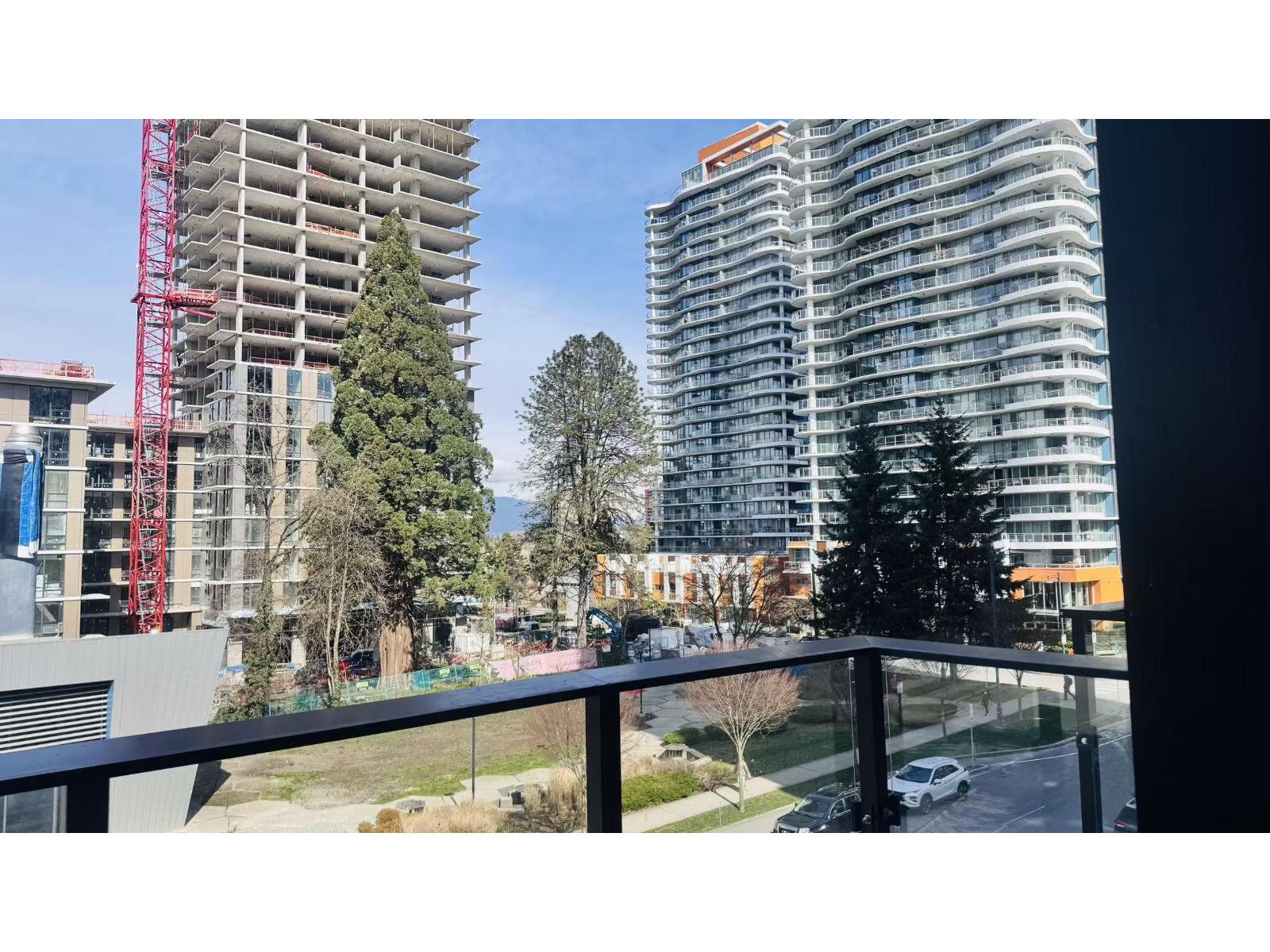 407 10333 133 Street, Surrey, British Columbia  V3V 3T3 - Photo 4 - R3102220