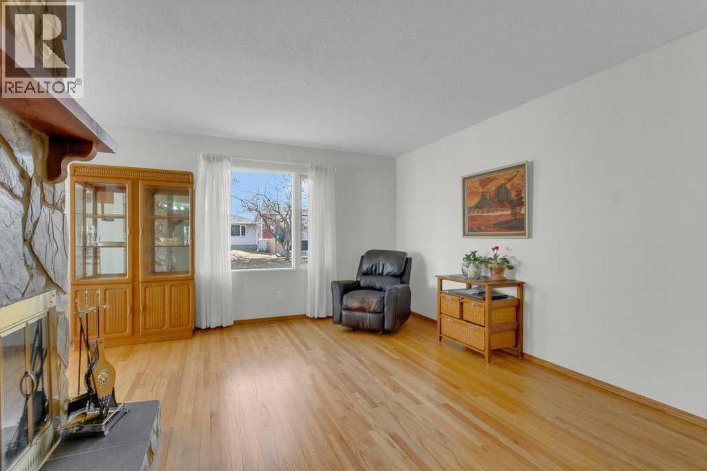 3046 28a Street SE, Calgary, Alberta  T2B 0S2 - Photo 4 - A2296642